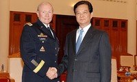 Premierminister Nguyen Tan Dung empfängt den Vorsitzenden des Vereinigten Stabschefs der US-Armee